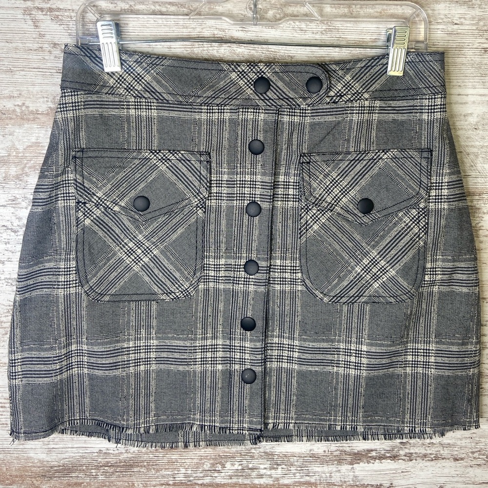 Urban outfitters gray‎ plaid snap front mini skirt EUC SZ large school girl
